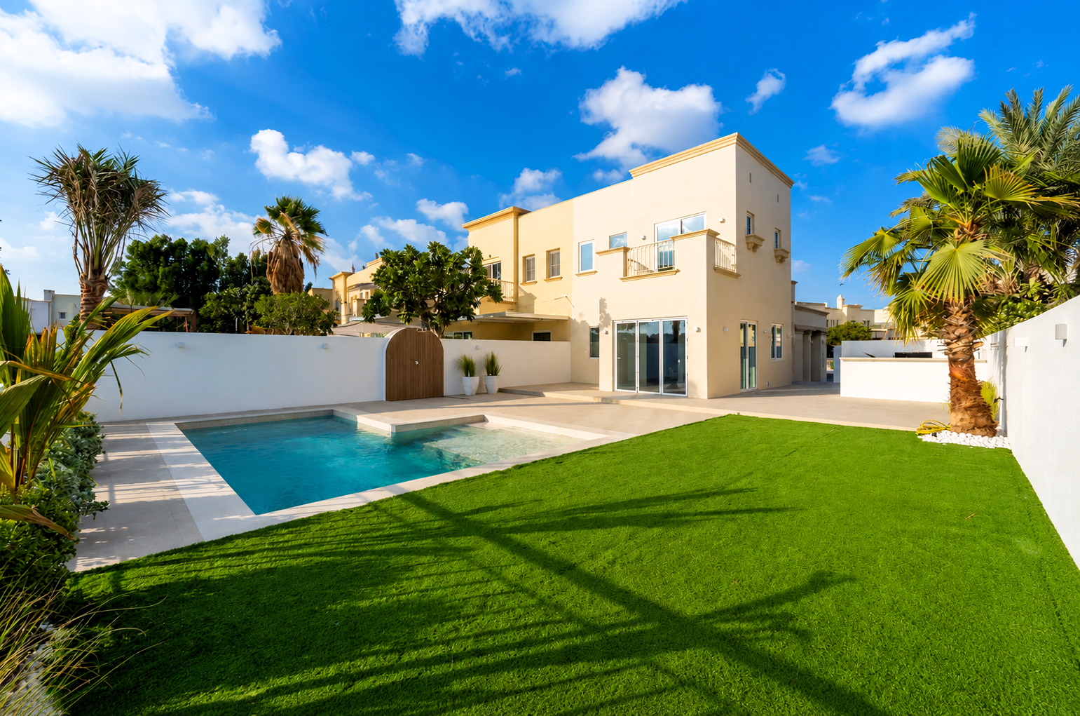 The Art of Warm Minimalism-Springs Villa Renovation & Fit-Out